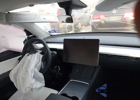 2022 Tesla Model Y Performance Dual Motor All-Wheel Drive from USA, damaged, VIN 7SAYGDEF6NF513560